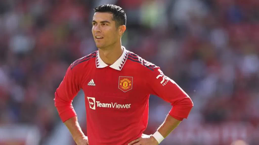 There is an offer! Agent tells 'Ghost' to help set price for 'Ronaldo'